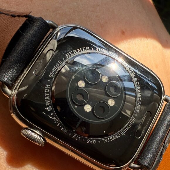 APPLE WATCH HERMÈS SERIES 8 Noir Swift Leather Gourmette Metal Double Tour - Picture 11 of 16